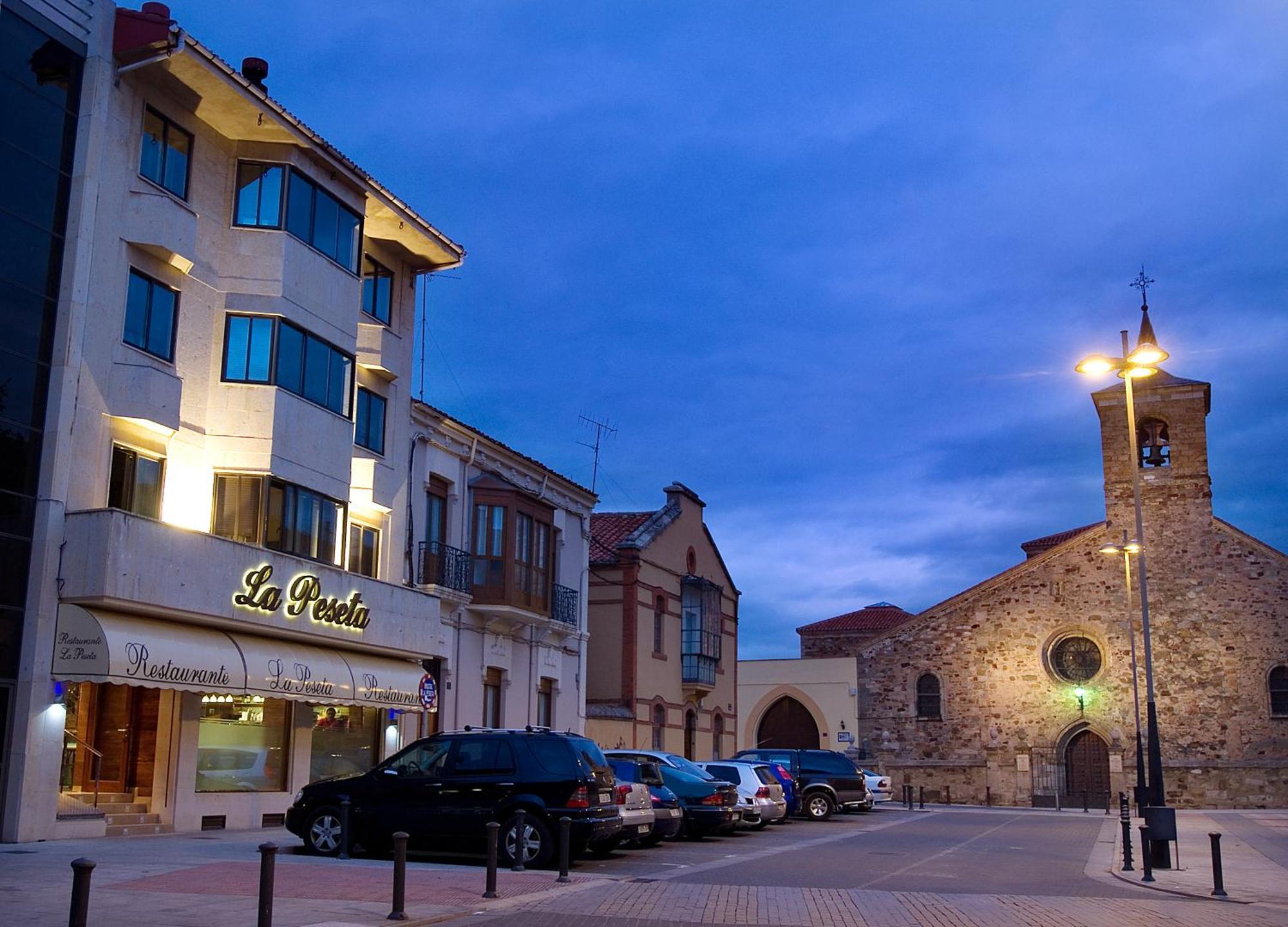 Hotel Restaurante La Peseta Astorga Kültér fotó