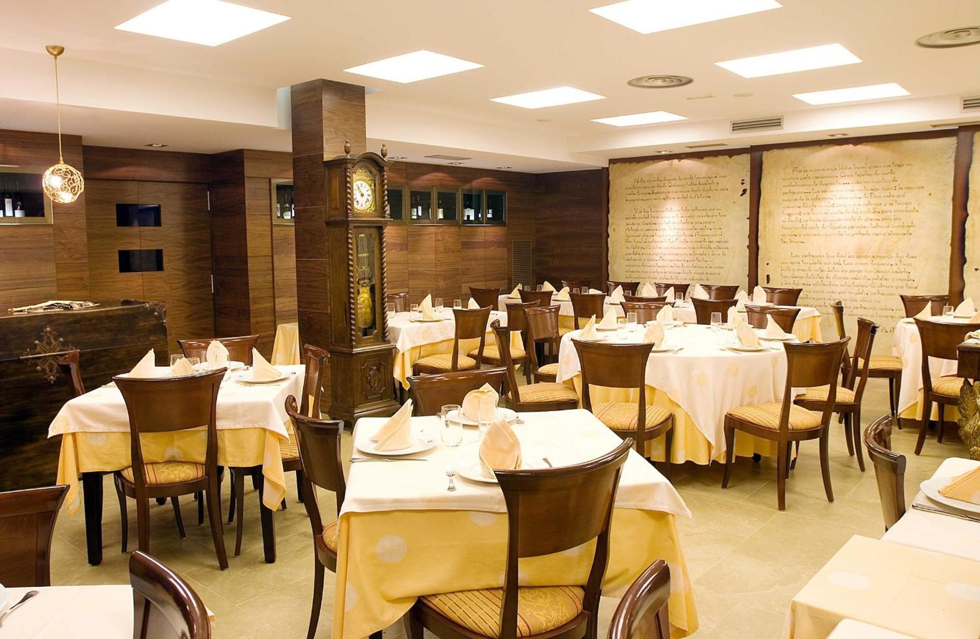 Hotel Restaurante La Peseta Astorga Kültér fotó